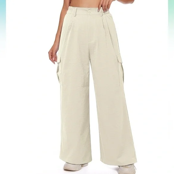Women's Cream Wide-Leg Cargo Pants - Picture 2 of 3